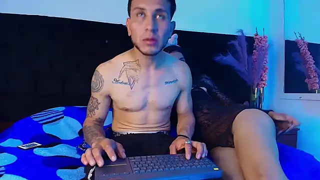 Snapshot of thonixxandluna chatting on 3, 3, 2026 thonixxandluna online show from 3, 3, 2026