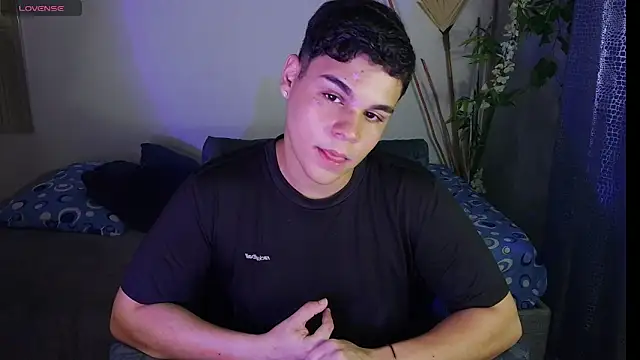 eithan jonnes online show from 17, 4, 2026