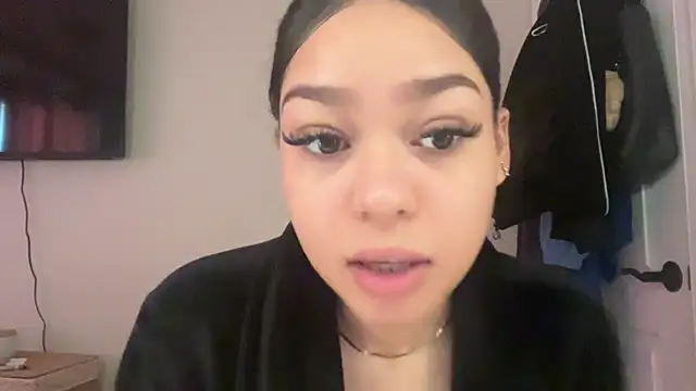 Snapshot of lizabbyyy chatting on 25, 5, 2026 lizabbyyy online show from 25, 5, 2026