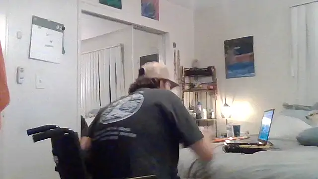 Snapshot of Tallhungandcloudy chatting on 14, 2, 2026 Tallhungandcloudy online show from 14, 2, 2026