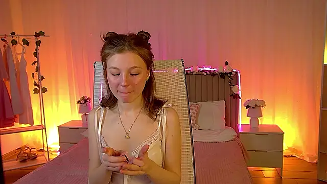 ElliFrankenweenie online show from 15, 3, 2026