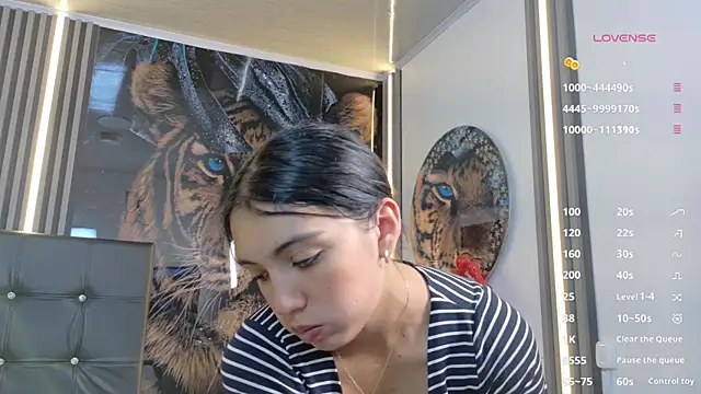  ArianaToroo online show from 7, 4, 2026