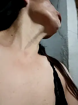 Layla Zaid online show from 3, 3, 2026