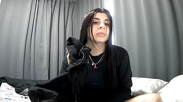 Snapshot of violetazein7 chatting on 6, 4, 2026 violetazein7 online show from 6, 4, 2026