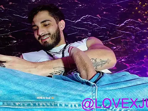 LovexJuxn8 online show from 9, 4, 2026