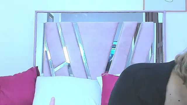 Snapshot of DariaLuca chatting on 27, 3, 2026 DariaLuca online show from 27, 3, 2026