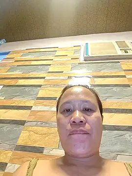 squirtshantal online show from 10, 3, 2026