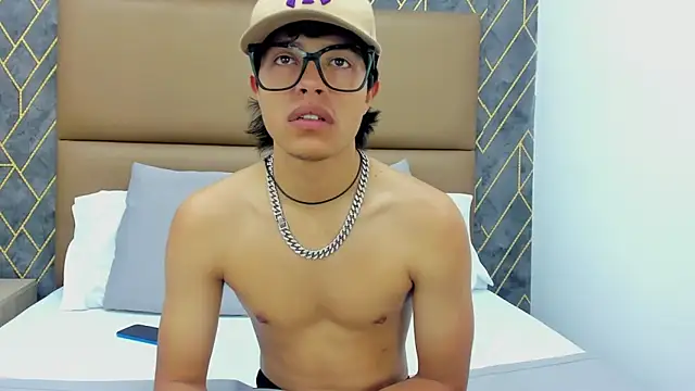 Snapshot of Escanor_Hot chatting on 20, 2, 2026 Escanor Hot online show from 20, 2, 2026