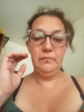  Saraqueen online show from 15, 3, 2026