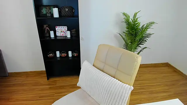 Snapshot of khloe_starrr chatting on 1, 6, 2026 khloe starrr online show from 1, 6, 2026