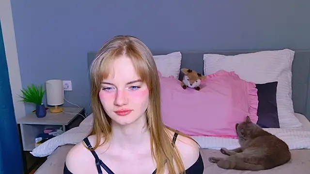 ElfieWhite online show from 19, 4, 2026