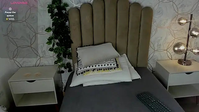 Snapshot of angelsky11 chatting on 23, 4, 2026 angelsky11 online show from 23, 4, 2026