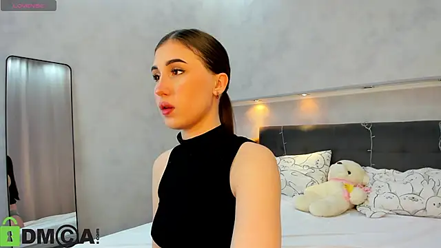 Snapshot of Emily_Lews chatting on 3, 3, 2026 Emily Lews online show from 3, 3, 2026