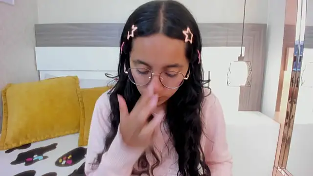 Snapshot of Emilyblussh chatting on 27, 2, 2026 Emilyblussh online show from 27, 2, 2026