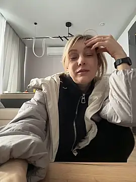 Snapshot of CarmenBlues_ chatting on 4, 3, 2026 CarmenBlues online show from 4, 3, 2026