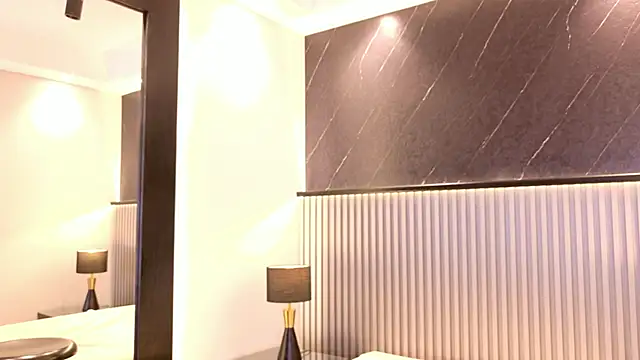 Kinsleybrown online show from 9, 4, 2026