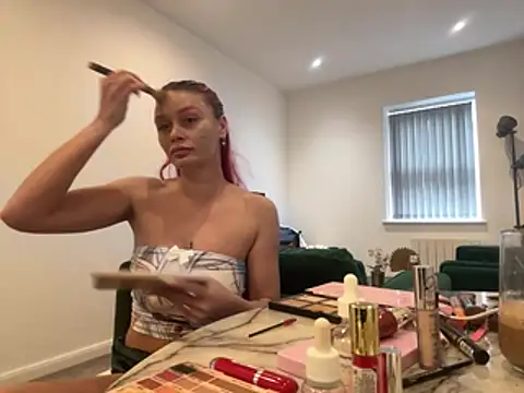 FoxyValentine online show from 10, 4, 2026