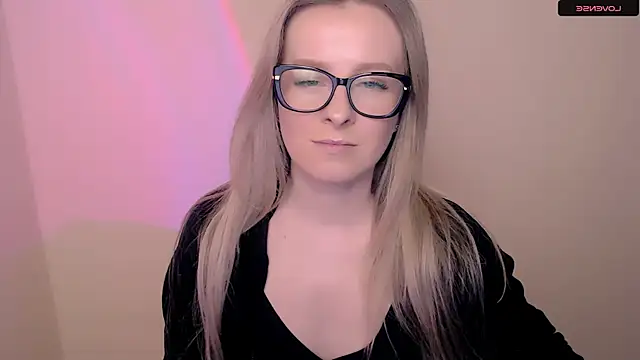 AnnePeach online show from 15, 4, 2026