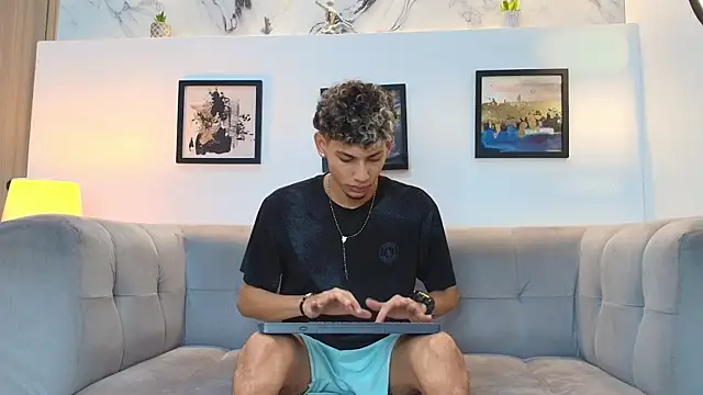 YOUNG BOYS HELL online show from 18, 4, 2026