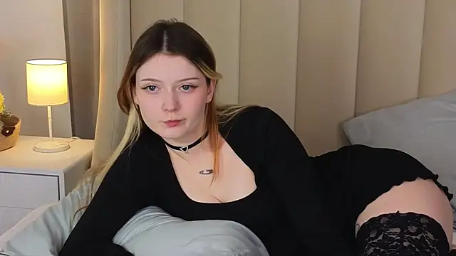 Snapshot of AlyssFrost chatting on 14, 7, 2026 AlyssFrost online show from 14, 7, 2026
