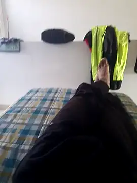 Snapshot of isuru_lakshan chatting on 2, 3, 2026 isuru lakshan online show from 2, 3, 2026