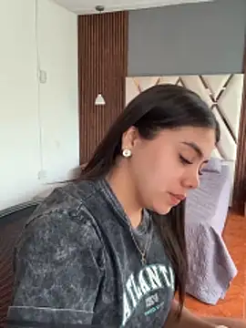 Luna rousse26 online show from 14, 4, 2026