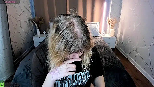 luna c0ra online show from 8, 3, 2026