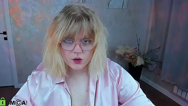 luna c0ra online show from 24, 3, 2026