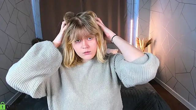 luna c0ra online show from 8, 4, 2026