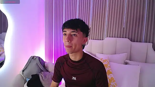 Aiden Rivers  online show from 27, 2, 2026