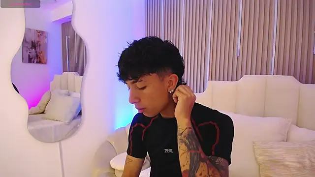 Aiden Rivers  online show from 25, 3, 2026