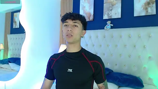 Aiden Rivers  online show from 17, 4, 2026