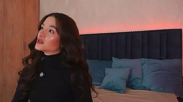 LucyDeLuca online show from 15, 4, 2026