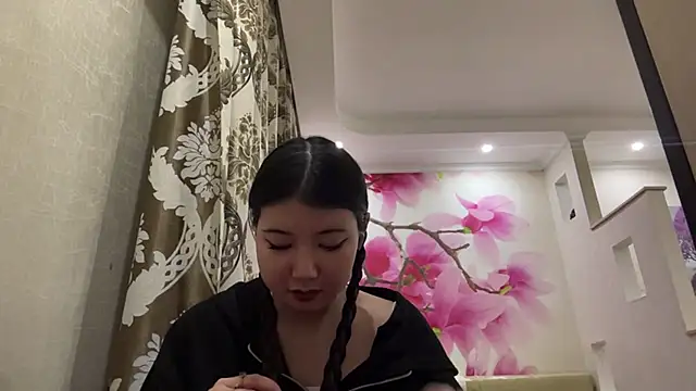 Snapshot of MaeRaads chatting on 17, 2, 2026 MaeRaads online show from 17, 2, 2026