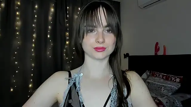 megann fox2 online show from 23, 2, 2026