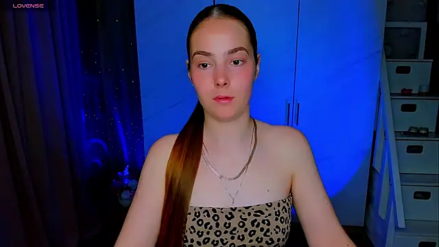 Maddy Wood  online show from 15, 6, 2026