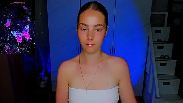 Maddy Wood  online show from 1, 7, 2026