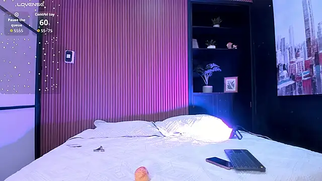 Snapshot of SiaFoxx_ chatting on 4, 6, 2026 SiaFoxx online show from 4, 6, 2026