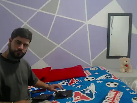 Snapshot of couple__hott069 chatting on 3, 3, 2026 couple hott069 online show from 3, 3, 2026