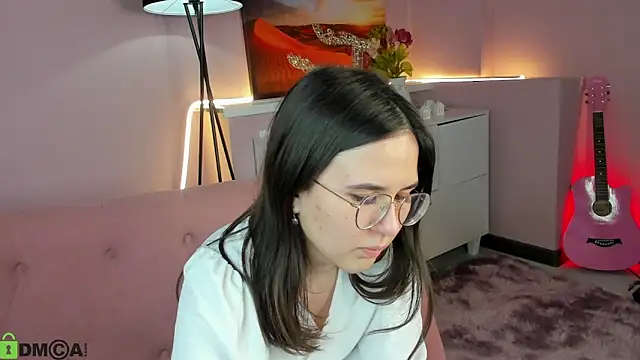 leylamirage online show from 13, 3, 2026