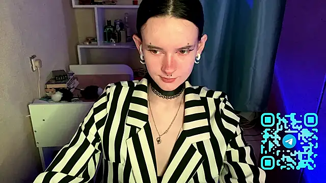 MabelDefina online show from 12, 4, 2026