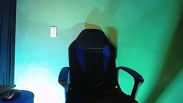 Uriel Ray  online show from 24, 2, 2026