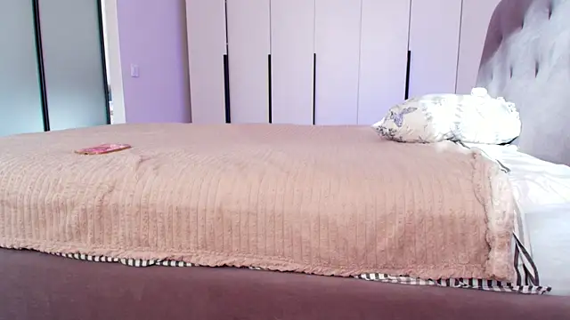 Kiara ro  online show from 10, 4, 2026