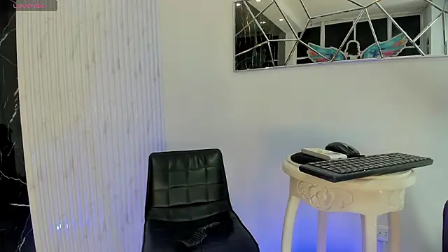 Snapshot of Violette_0 chatting on 28, 2, 2026 Violette 0 online show from 28, 2, 2026