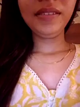 Snapshot of cute_girl_29 chatting on 4, 8, 2026 cute girl 29 online show from 4, 8, 2026