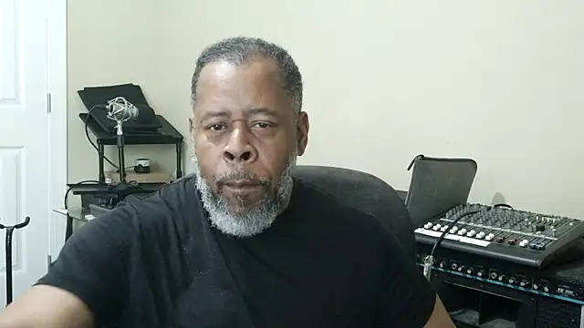 Cleozevo1961 online show from 16, 4, 2026