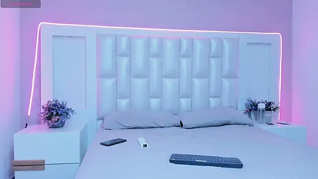 Liia Collins online show from 10, 3, 2026