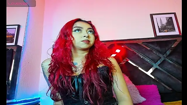 Snapshot of poyson_ivy chatting on 18, 2, 2026 poyson ivy online show from 18, 2, 2026