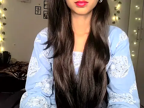 SIKSHA SINGH online show from 5, 4, 2026