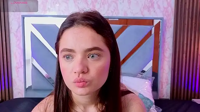 Snapshot of LittleeSara18 chatting on 30, 5, 2026 LittleeSara18 online show from 30, 5, 2026